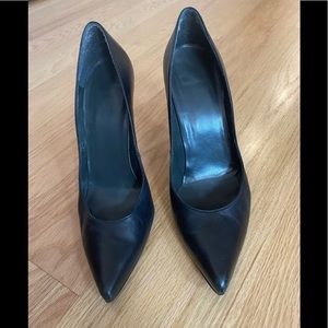 Stuart Weitzman black pumps